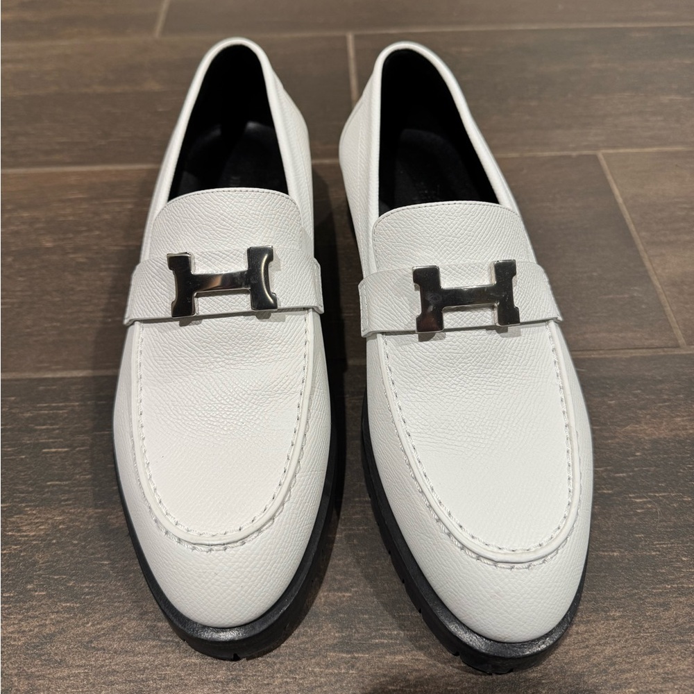 Hermès White Leather loafers
